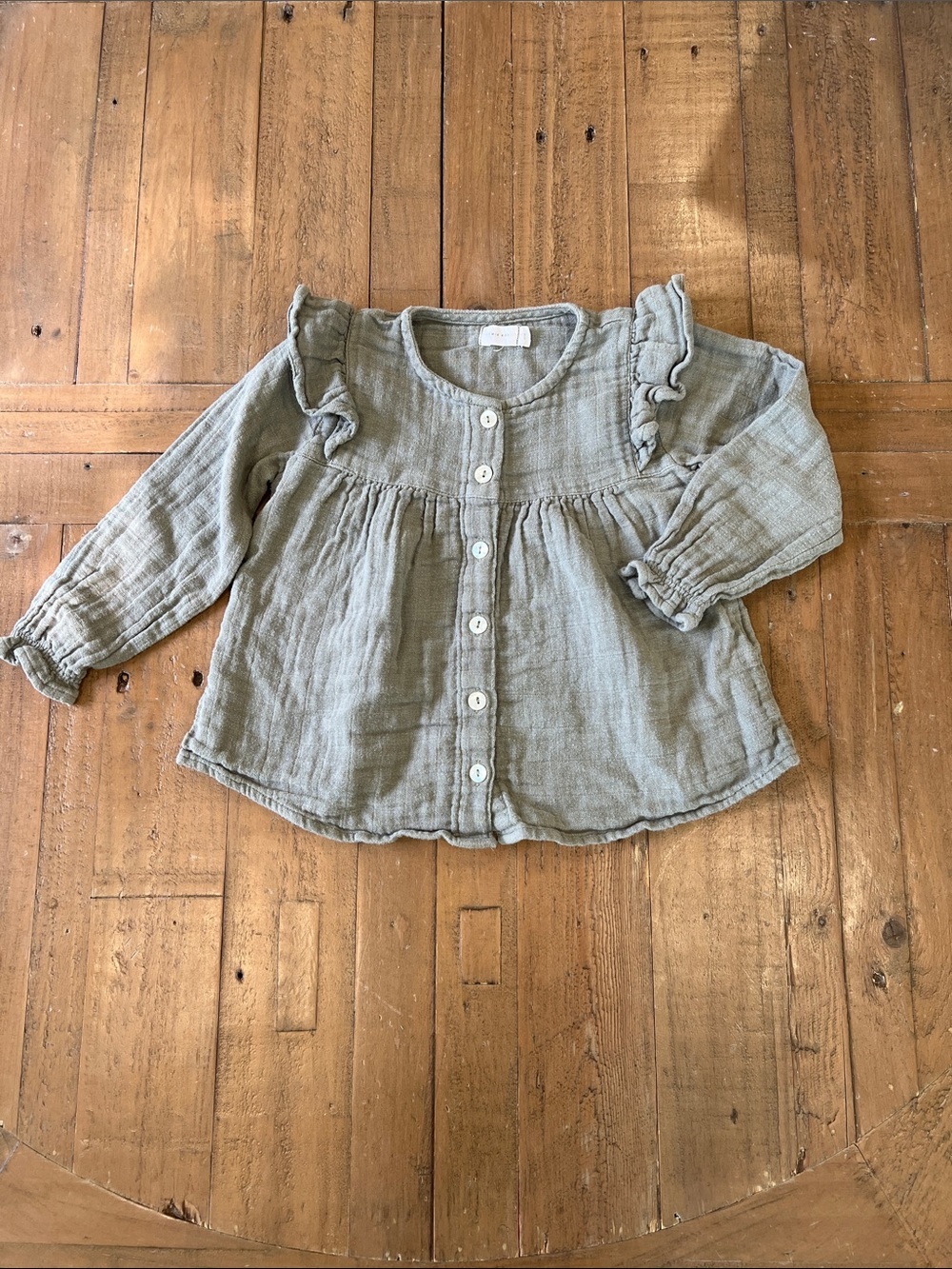 Jamie Kay ruffled long sleeve gauzy blouse 2 years green